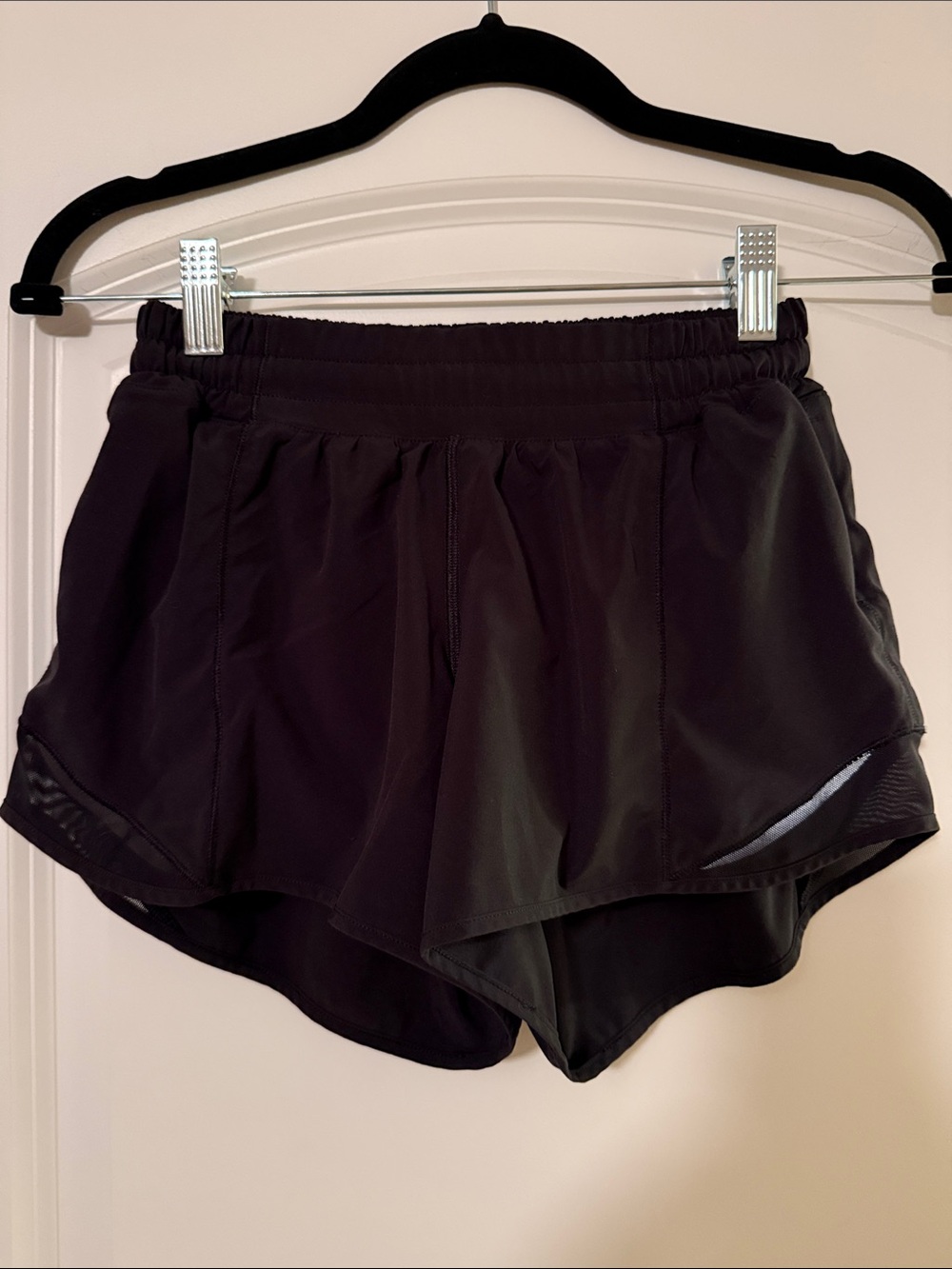 Lululemon Women’s Hotty Hot Shorts HR, 4”, size 4